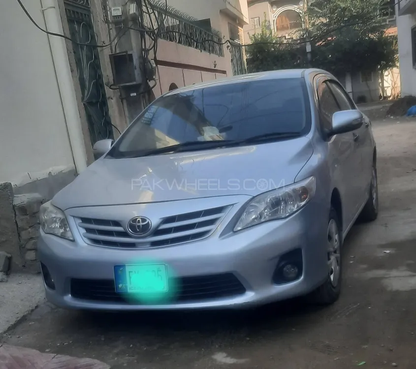 Toyota Corolla 2013 for Sale in Peshawar Image-1