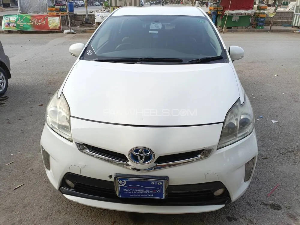 Toyota Prius 2013 for Sale in Islamabad Image-1