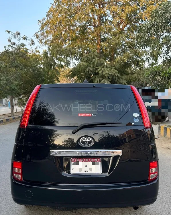Toyota ISIS 2007 for Sale in Karachi Image-1
