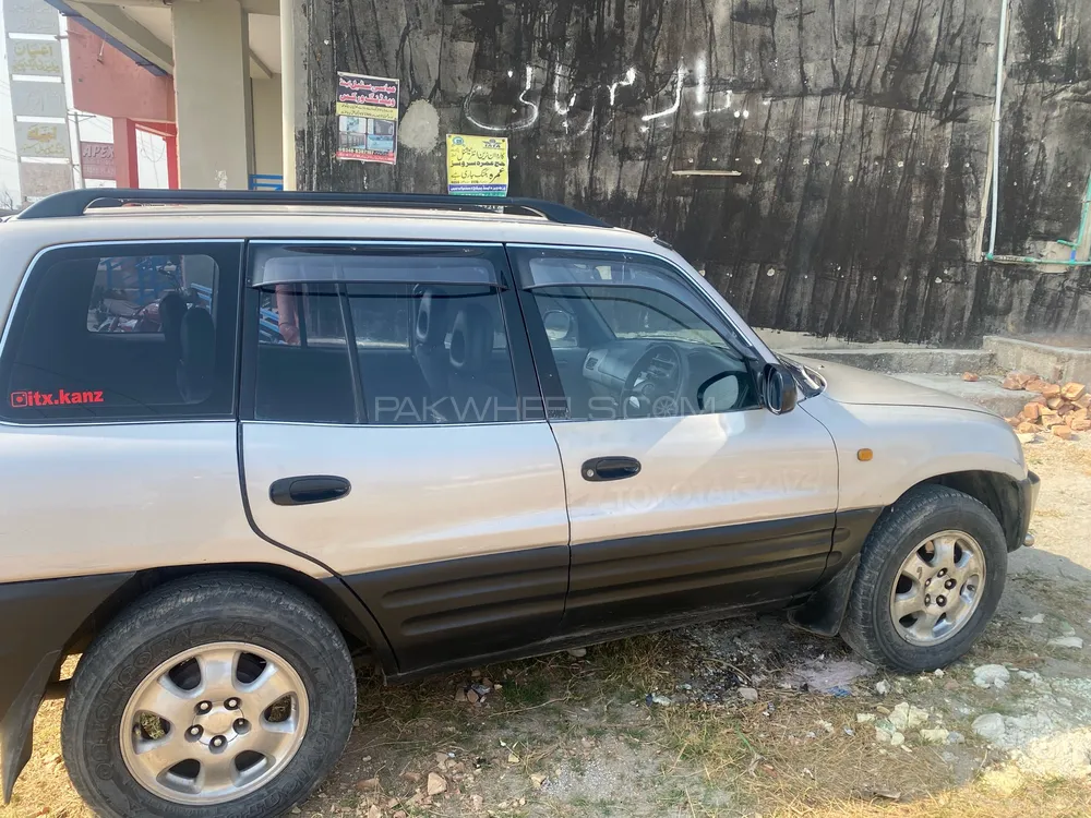 Toyota Rav4 2010 for Sale in Islamabad Image-1