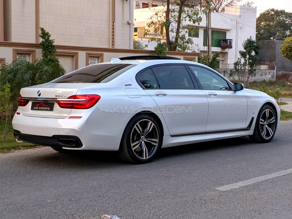 بی ایم ڈبلیو 7 سیریز 2019 for Sale in لاہور بی ایم ڈبلیو 7 سیریز 2019 for Sale in لاہور Image-4