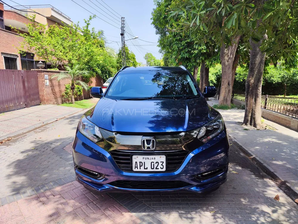 Honda Vezel 2017 for Sale in Lahore Image-1