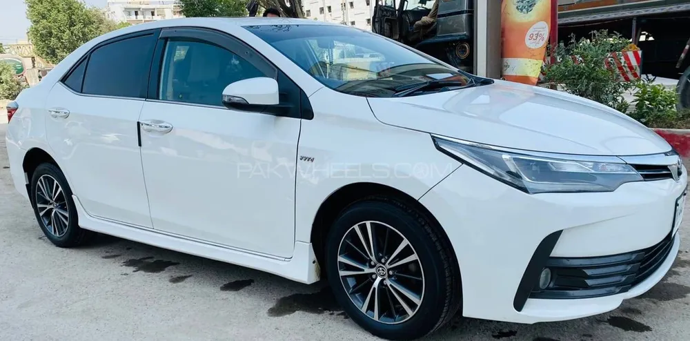 Toyota Corolla 2020 for Sale in Karachi Image-1