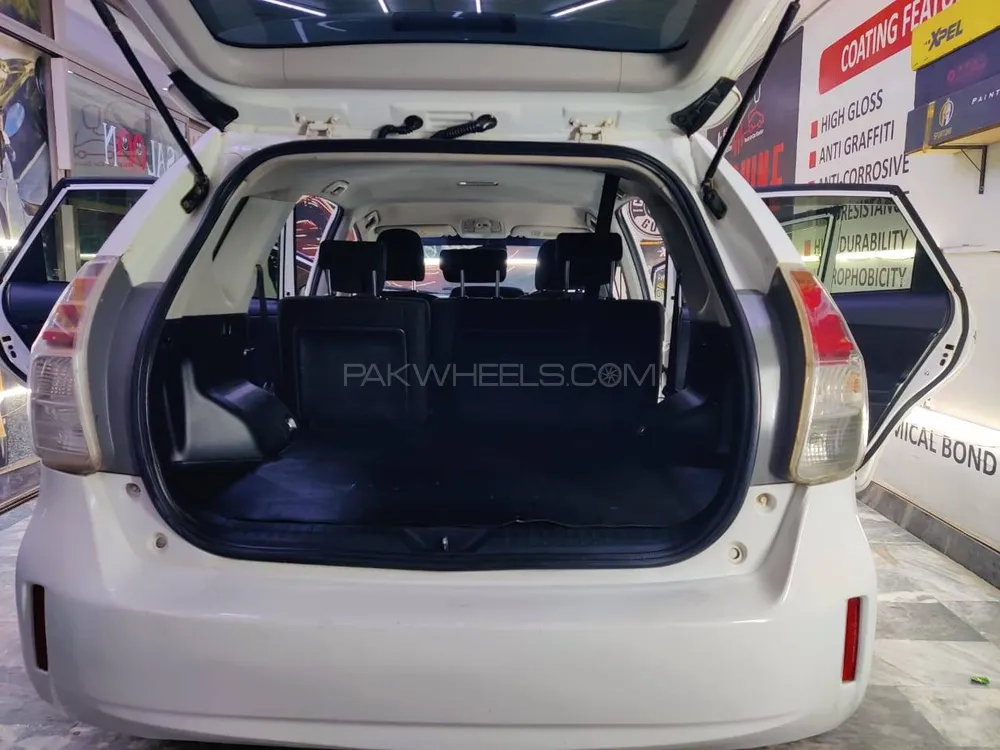 Toyota Prius Alpha 2015 for Sale in Peshawar Image-1
