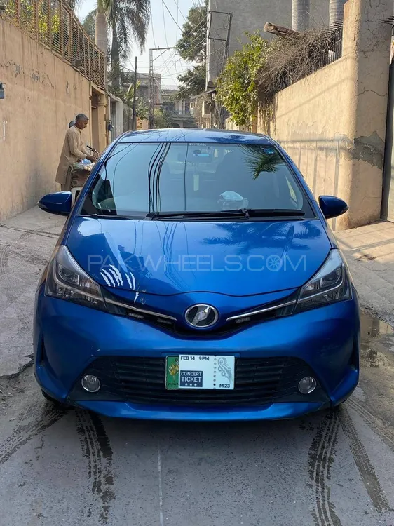 Toyota Vitz 2014 for Sale in Lahore Image-1