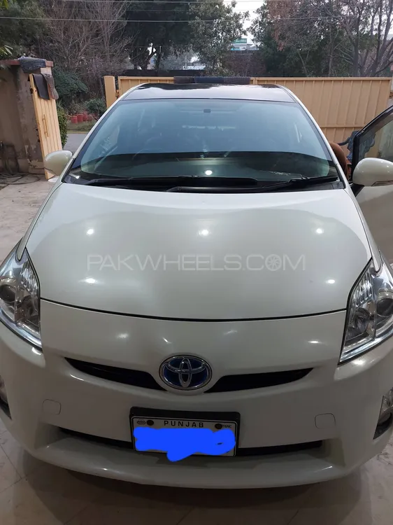Toyota Prius 2011 for Sale in Lahore Image-1