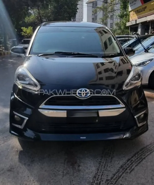 Toyota Sienta 2016 for Sale in Karachi Image-1