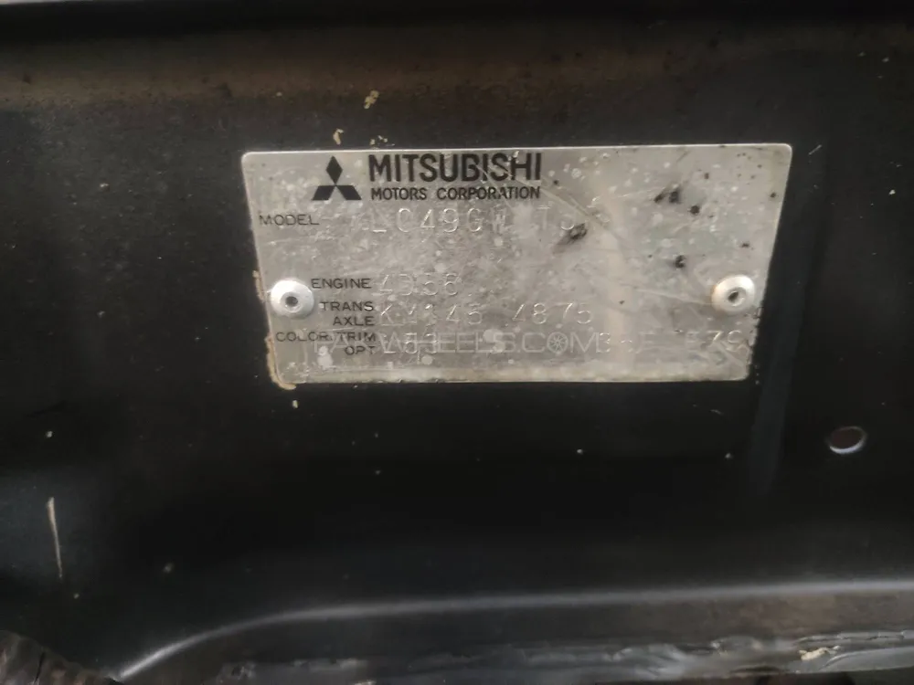 مٹسوبیشی پجیرو 1988 for Sale in مظفرآباد مٹسوبیشی پجیرو 1988 for Sale in مظفرآباد Image-11