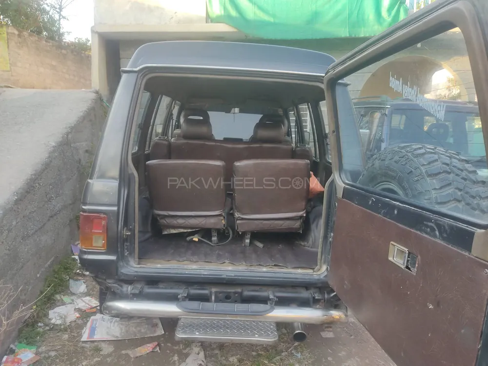 مٹسوبیشی پجیرو 1988 for Sale in مظفرآباد مٹسوبیشی پجیرو 1988 for Sale in مظفرآباد Image-13