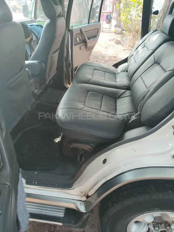 Mitsubishi Pajero 1995 for Sale in Lahore Mitsubishi Pajero 1995 for Sale in Lahore Image-6