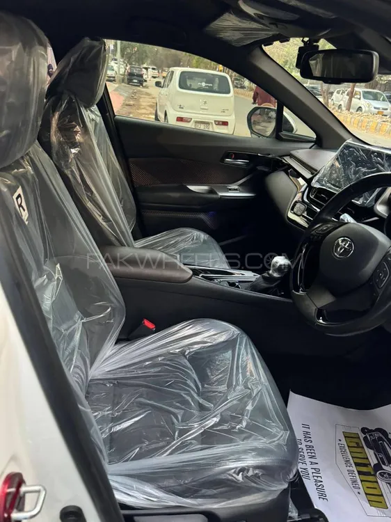 Toyota C-HR 2018 for Sale in Karachi Toyota C-HR 2018 for Sale in Karachi Image-6