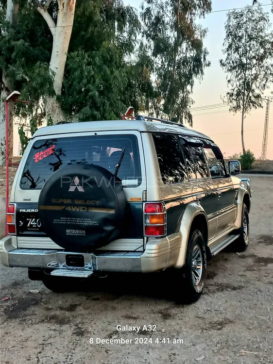 Mitsubishi Pajero 1992 for Sale in Attock Mitsubishi Pajero 1992 for Sale in Attock Image-12