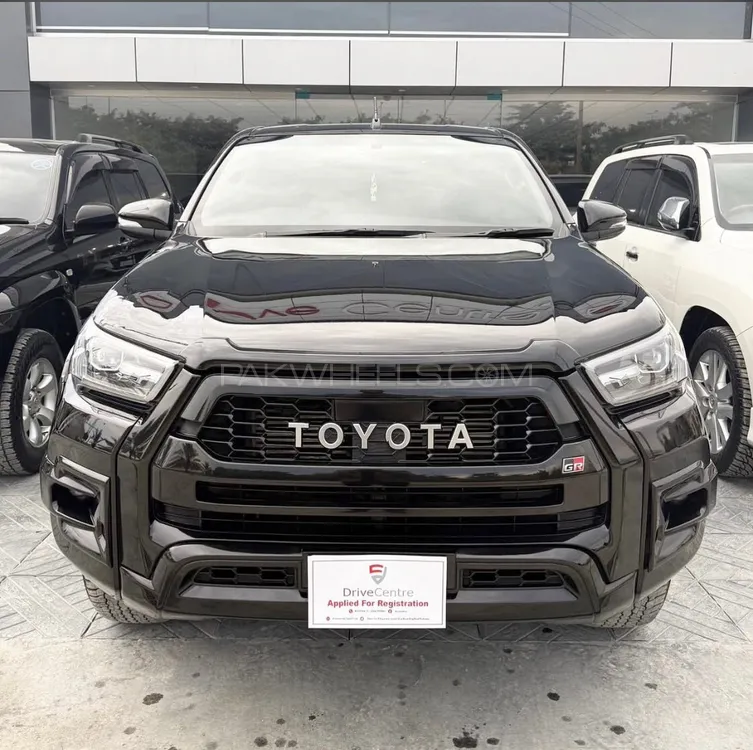 Toyota Hilux 2024 for Sale in Sialkot Image-1