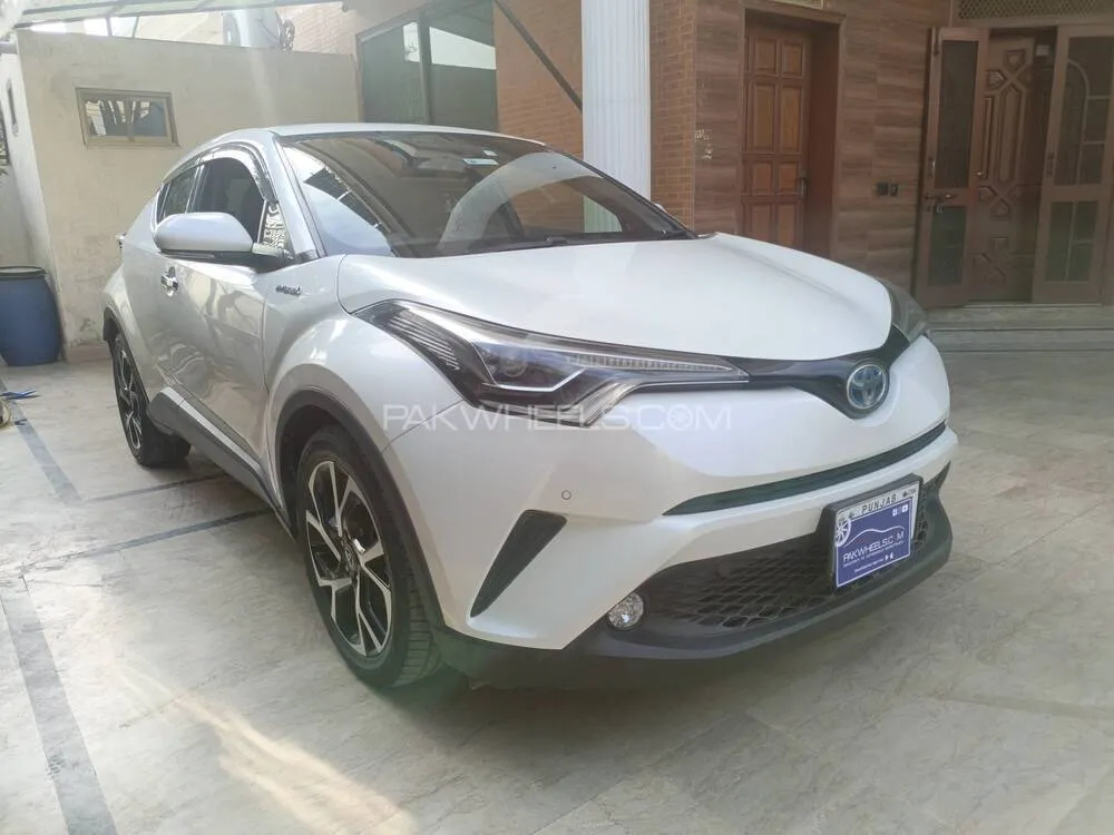 ٹویوٹا سی-ایچ آر 2018 for Sale in لاہور ٹویوٹا سی-ایچ آر 2018 for Sale in لاہور Image-2