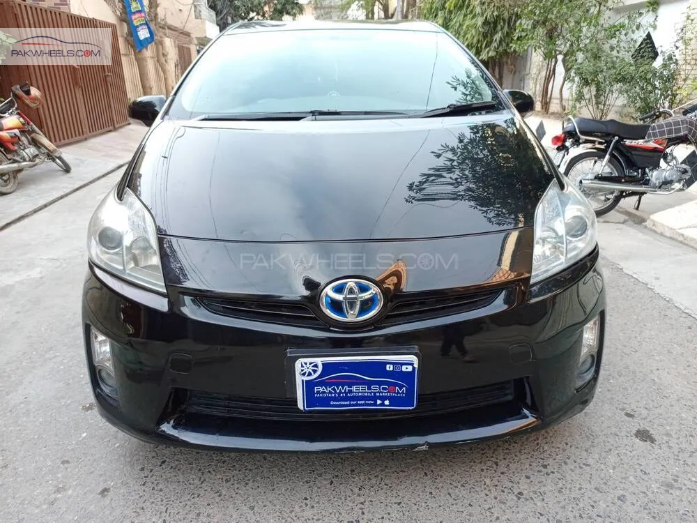 Toyota Prius 2011 for Sale in Lahore Image-1