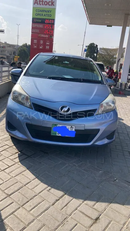Toyota Vitz 2013 for Sale in Islamabad Image-1