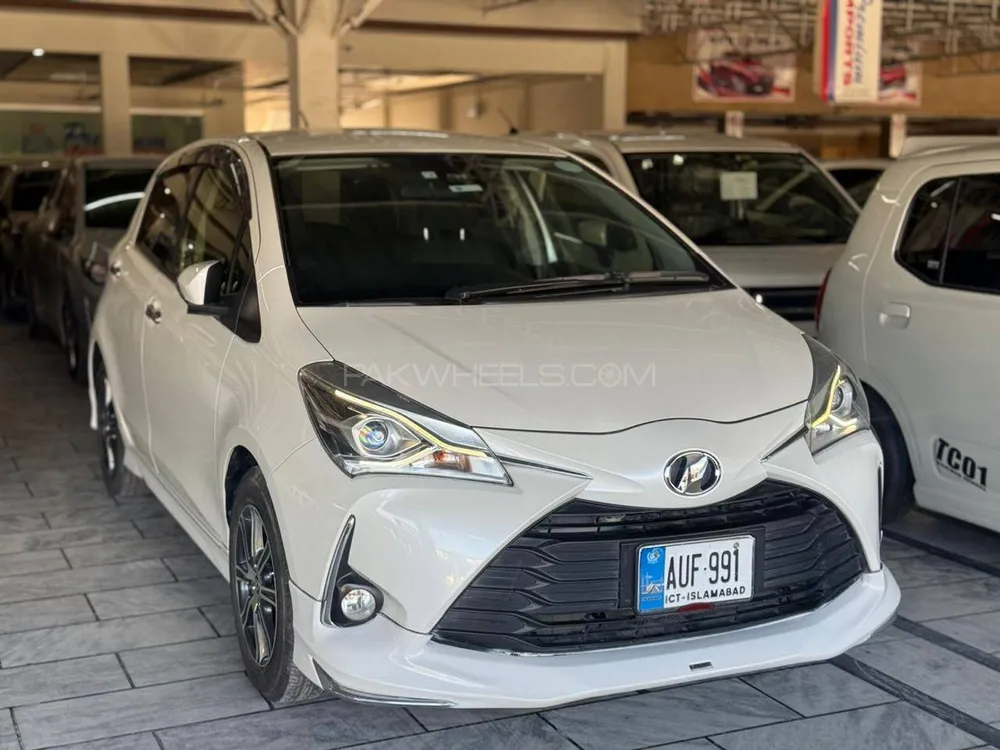 Toyota Vitz 2019 for Sale in Peshawar Image-1