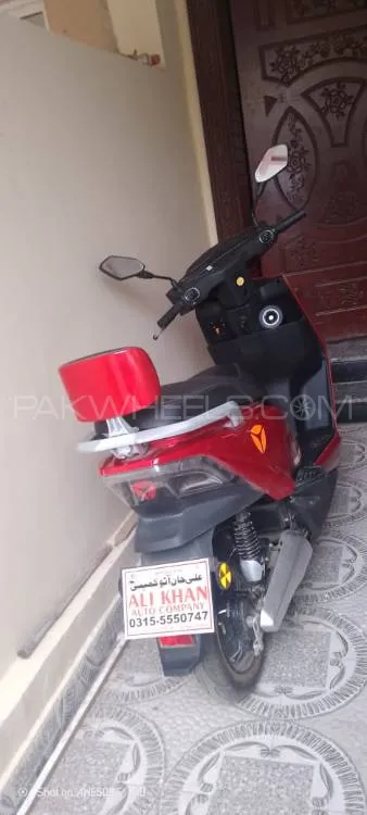 Yadea T5 2025 for Sale Image-1