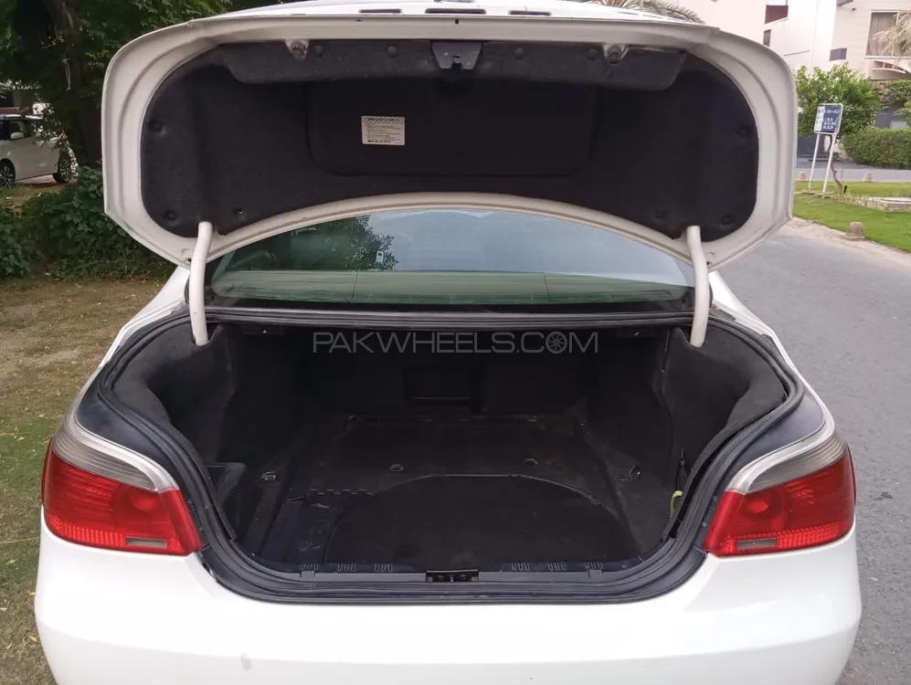 بی ایم ڈبلیو 5 سیریز 2005 for Sale in لاہور بی ایم ڈبلیو 5 سیریز 2005 for Sale in لاہور Image-3