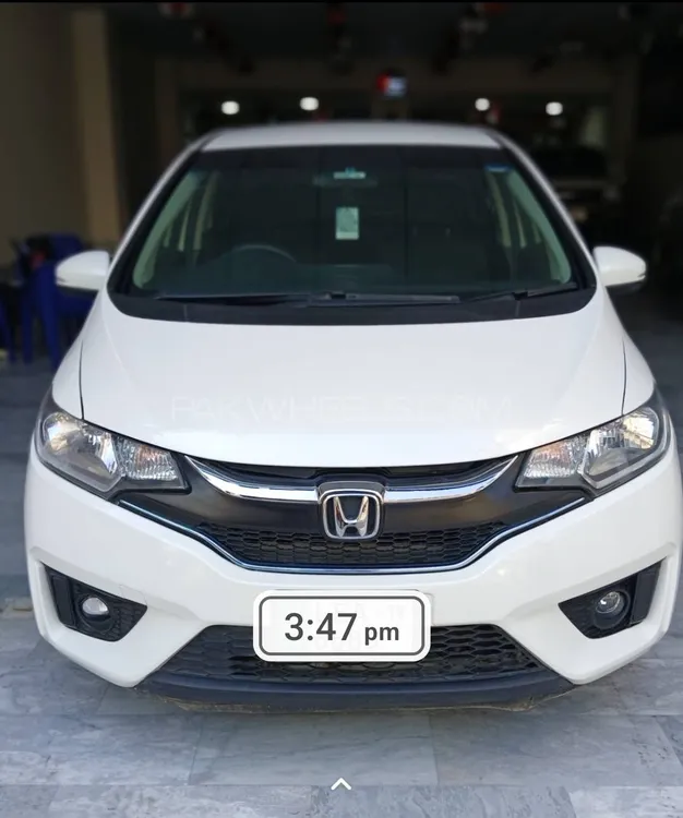 Honda Fit 2016 for Sale in Faisalabad Image-1