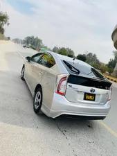 Toyota Prius S LED Edition 1.8 2012 for Sale