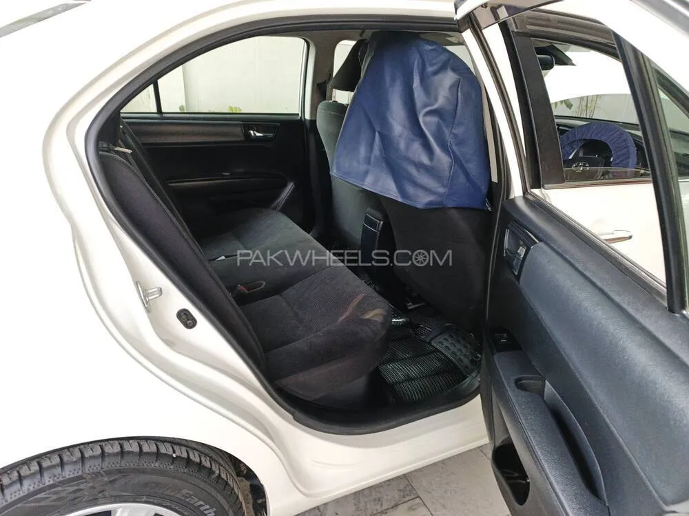 Toyota Corolla Axio 2017 for Sale in Islamabad Toyota Corolla Axio 2017 for Sale in Islamabad Image-12