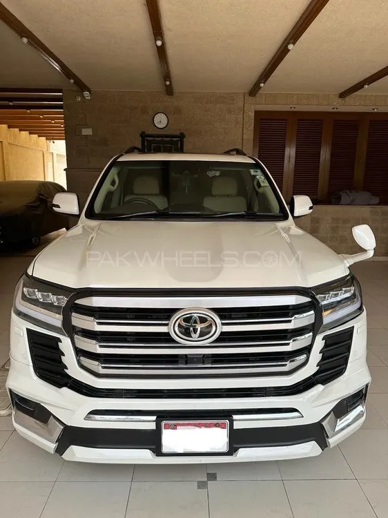 Toyota Land Cruiser 2017 for Sale in Karachi Image-1