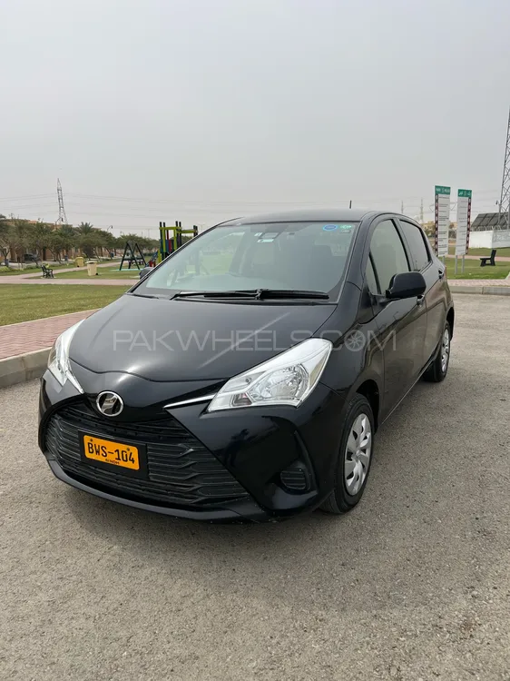 Toyota Vitz 2018 for Sale in Karachi Image-1