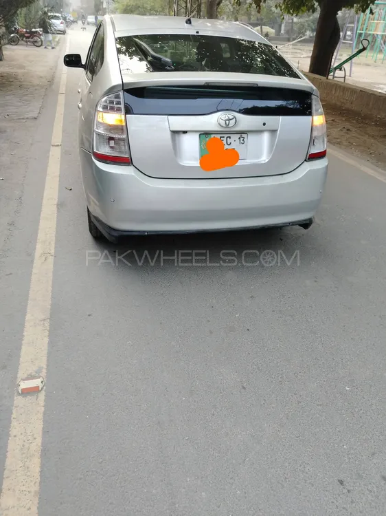 Toyota Prius 2007 for Sale in Lahore Image-1