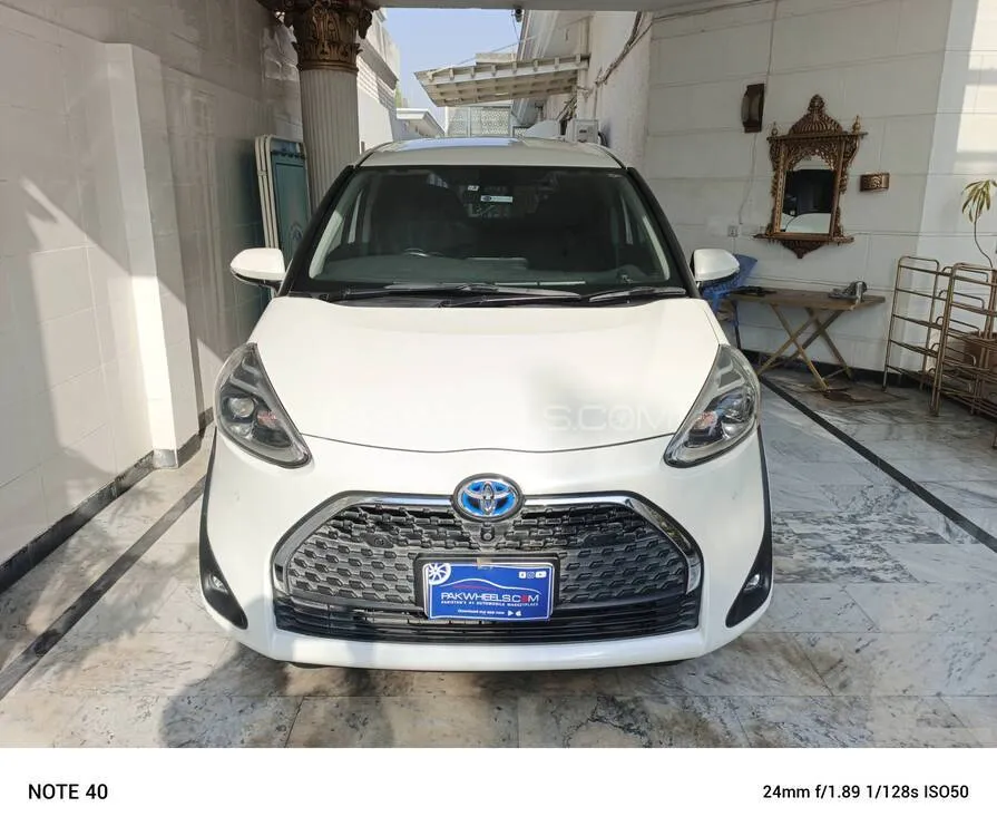 Toyota Sienta 2019 for Sale in Islamabad Image-1