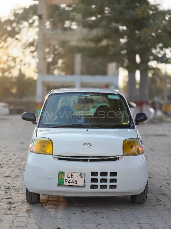 Daihatsu Esse 2010 for Sale in Islamabad Image-1