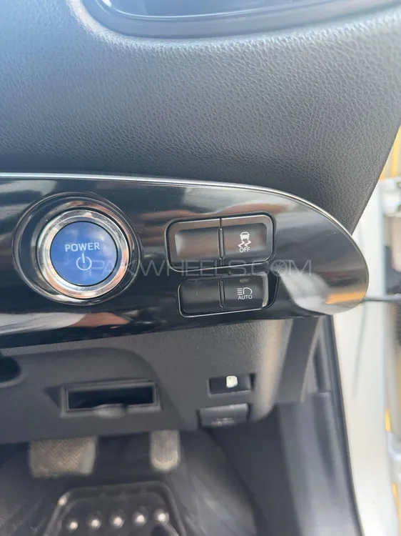 Toyota Prius 2018 for Sale in Lahore Toyota Prius 2018 for Sale in Lahore Image-5