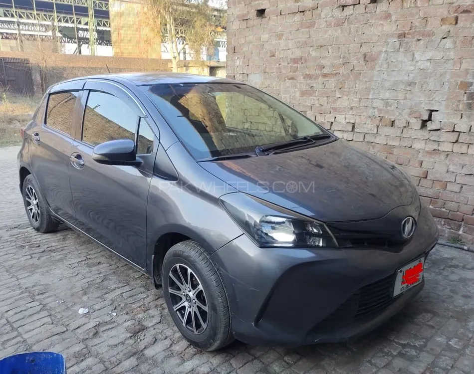 Toyota Vitz 2014 for Sale in Lahore Image-1
