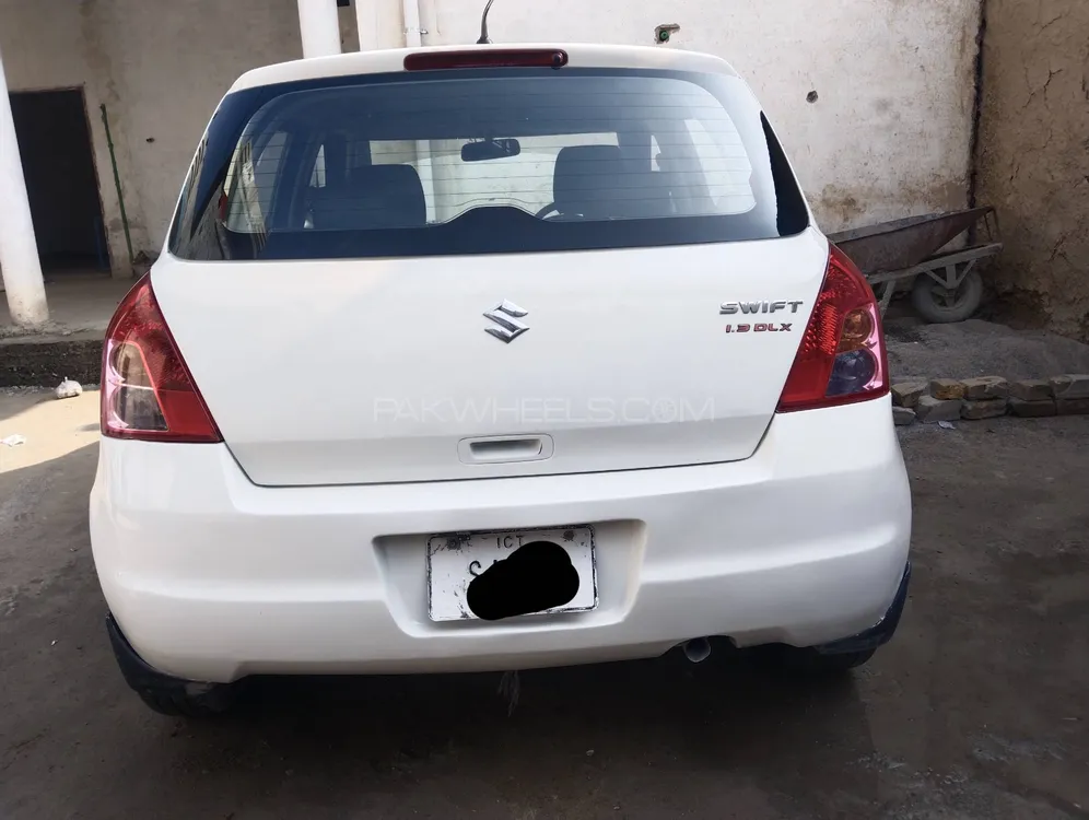 Suzuki Swift 2010 for Sale in Kohat Image-1