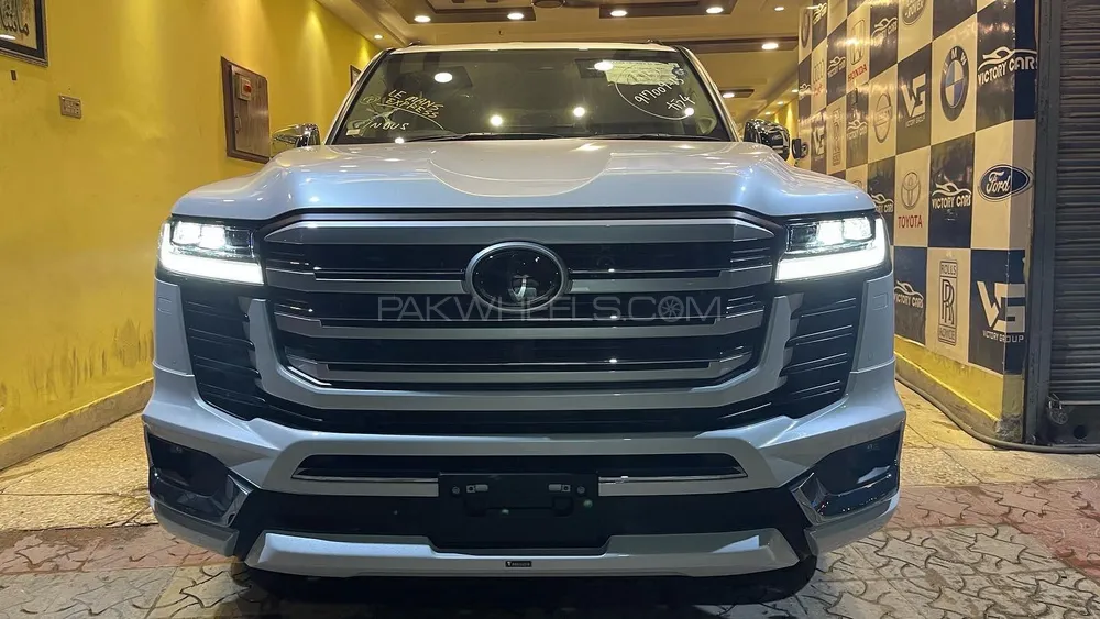 Toyota Land Cruiser 2023 for Sale in Lahore Image-1