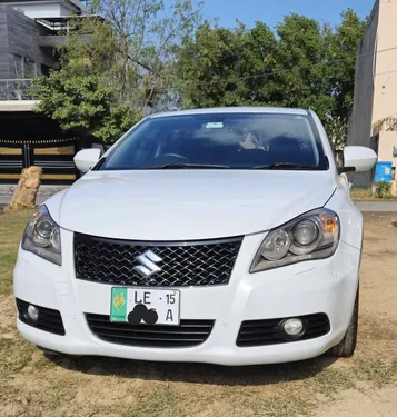 Suzuki Kizashi 2015