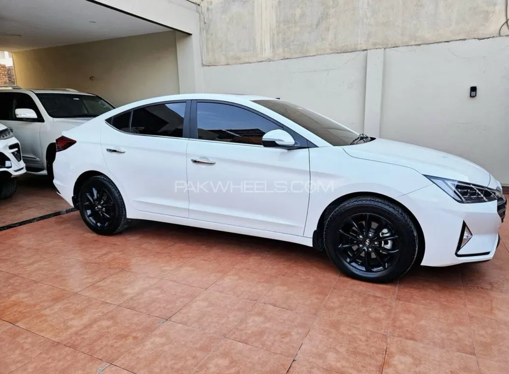 Hyundai Elantra 2024 for Sale in Multan Hyundai Elantra 2024 for Sale in Multan Image-6