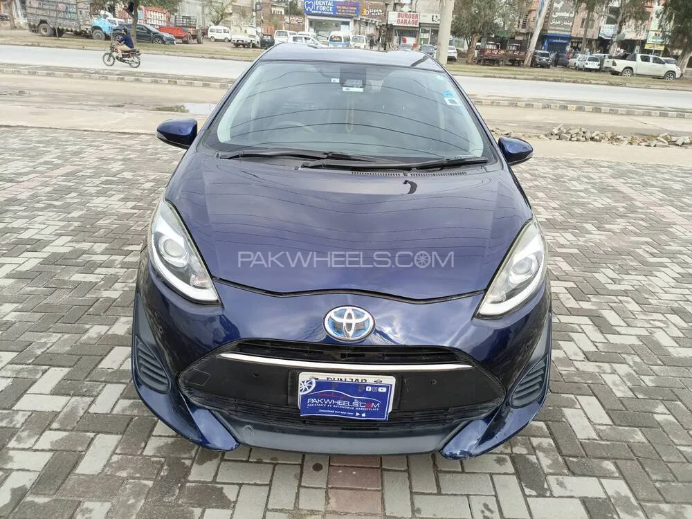 Toyota Aqua 2018 for Sale in Gujranwala Image-1