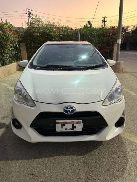 Toyota Aqua 2015 for Sale in Karachi Image-1