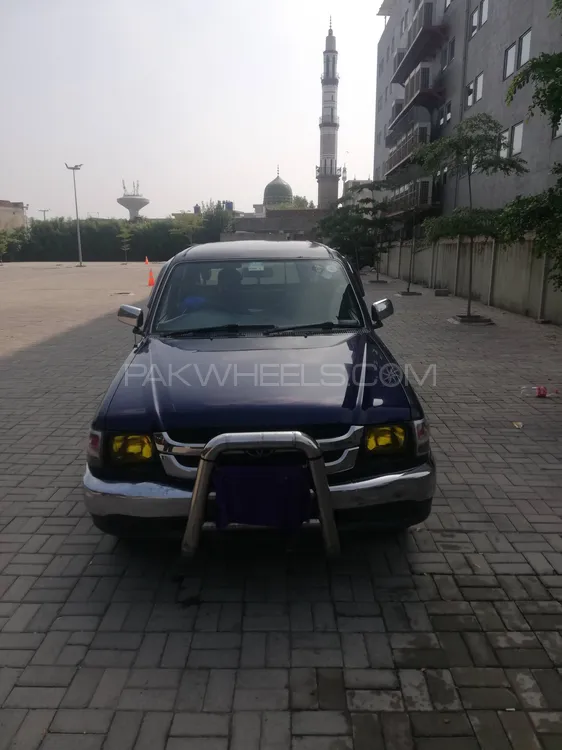 ٹویوٹا ہائیلکس 2004 for Sale in لاہور Image-1