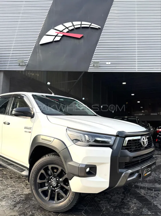 Toyota Hilux 2022 for Sale in Lahore Toyota Hilux 2022 for Sale in Lahore Image-4