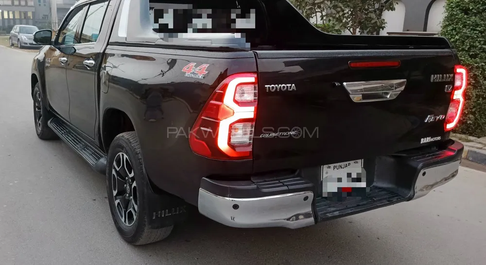 Toyota Hilux 2022 for Sale in Lahore Toyota Hilux 2022 for Sale in Lahore Image-6