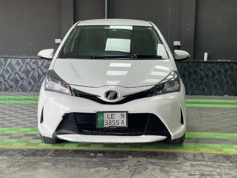 Toyota Vitz 2015 for Sale in Lahore Image-1