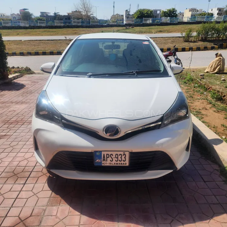 Toyota Vitz 2015 for Sale in Islamabad Image-1