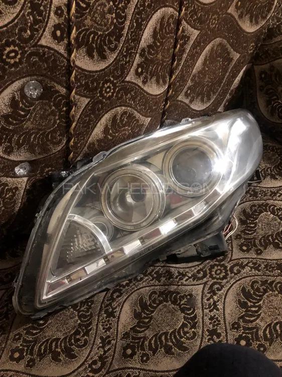 corolla 2010 projector headlight  Image-1