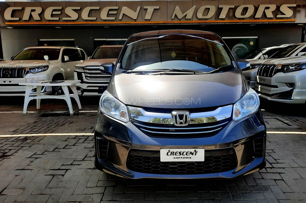Honda Freed 2015 for Sale in Karachi Image-1