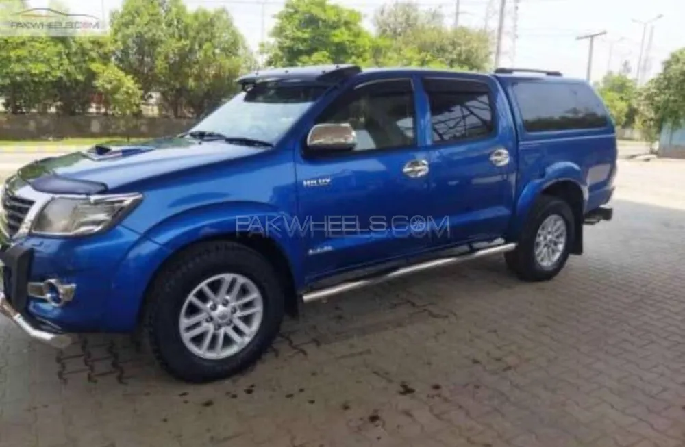 Toyota Hilux 2016 for Sale in Islamabad Image-1