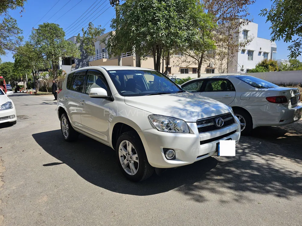 Toyota Rav4 2010 for Sale in Islamabad Image-1