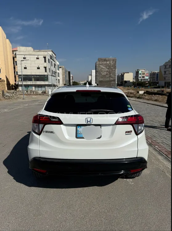 Honda Vezel 2017 for Sale in Islamabad Image-1