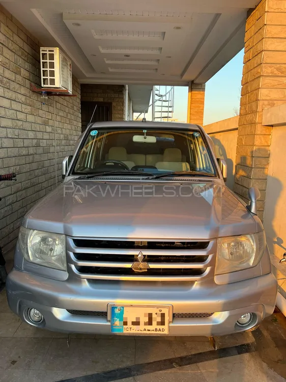 Mitsubishi Pajero 2003 for Sale in Islamabad Image-1